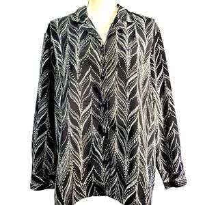 BonWorth Vintage Botanical Top Black & White Size MP Petite Classic Button Up